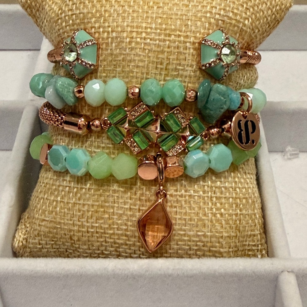 BOMB PARTY!! Rose Gold & Mint Beaded Stackable Bracelet Set - Picture 2 of 6